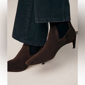 New Reformation Roberta Kitten Heel Chelsea Boots